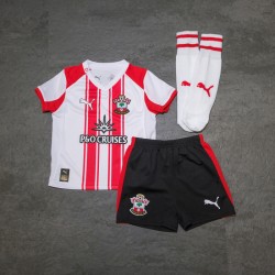 Conjunto de Local Southampton Niño 2025/26 Conjunto de Local Southampton Niño 2025/26