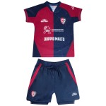 Kit Local Niño Cagliari Calcio 2025/26 Kit Local Niño Cagliari Calcio 2025/26