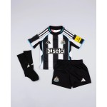 Conjunto Niño Newcastle United 2025/26 Local Conjunto Niño Newcastle United 2025/26 Local