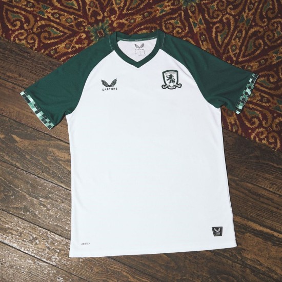 Camiseta tercera en blanco del Middlesbrough 2025/26 para niño Camiseta tercera en blanco del Middlesbrough 2025/26 para niño
